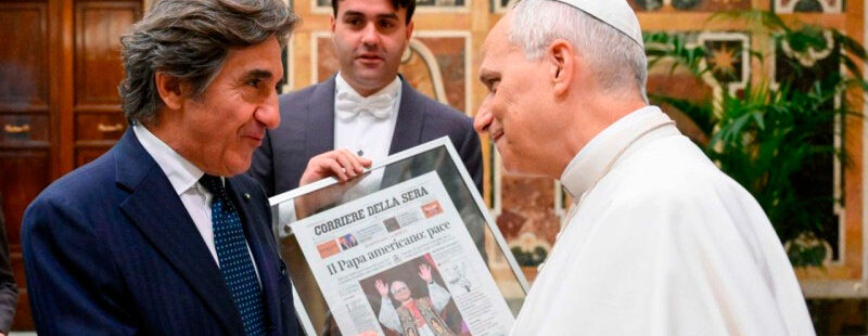 El papa León XIV, en audiencia con comunicadores de Milán