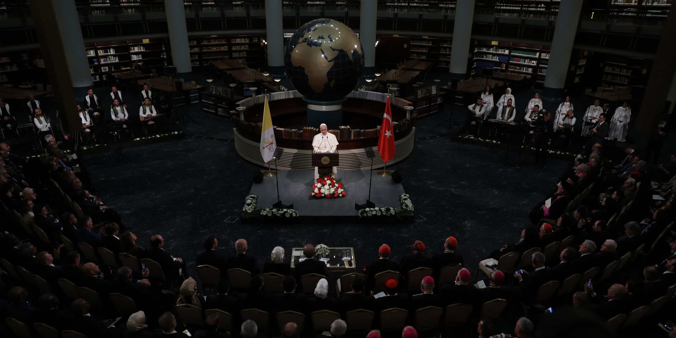 León XIV, en su discurso ante las autoridades, la sociedad civil y el cuerpo diplomático de