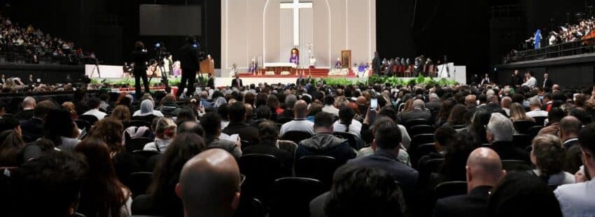 León XIV, en el Volkswagen Arena de Estambul