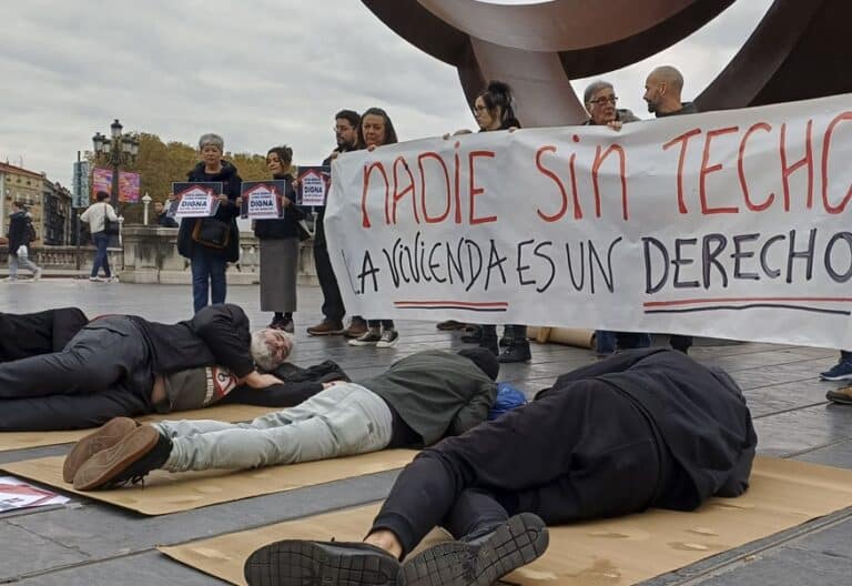 Manifestación en Bilbao en defensa de las personas sin hogar