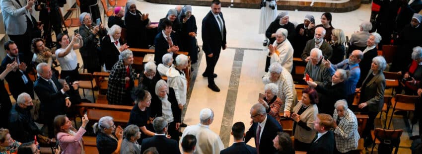 León XIV, visita el Hogar de Ancianos de las Hermanitas de los Pobres en Estambul
