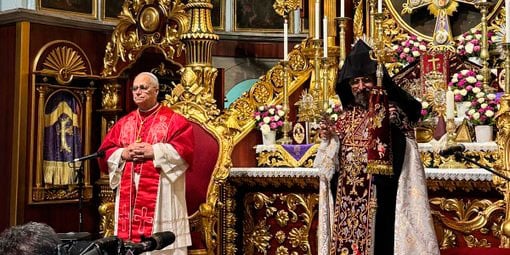 El papa León XIV visita la catedral apostólica armenia de Estambul