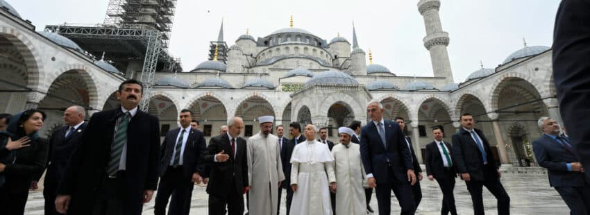 León XIV, en la Mezquita Azul de Estambul