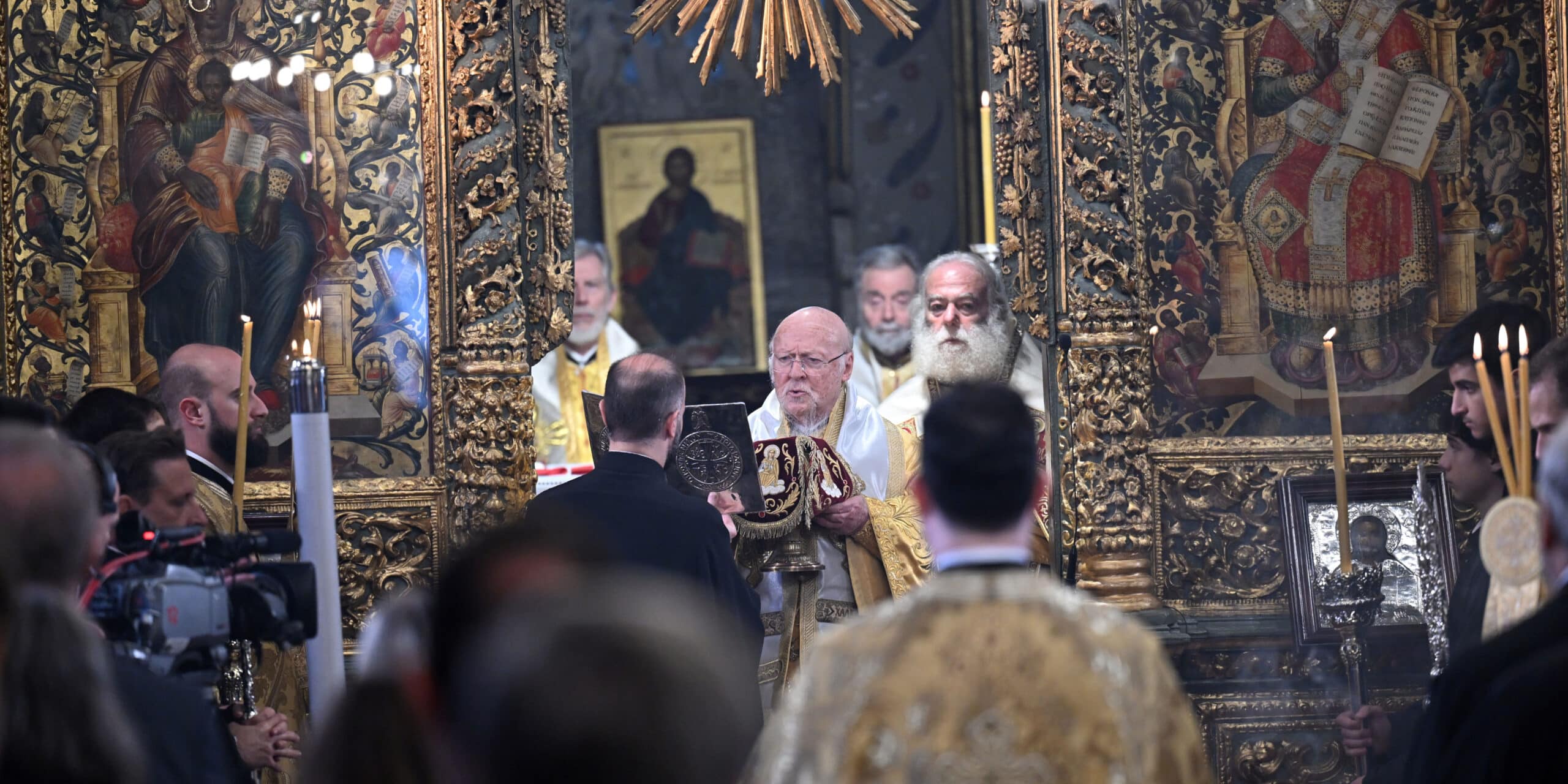 El patriarca Bartolomé, durante la Divina Liturgia en la Iglesia de San Jorge
