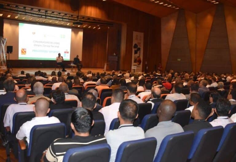 1600 nuevos agentes formados en prevención de abusos en el suroeste de Colombia