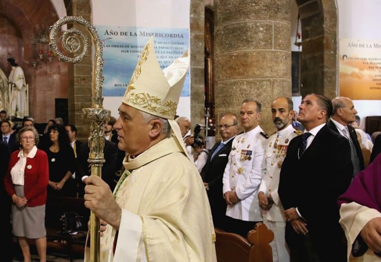 El obispo Rafael Zornoza