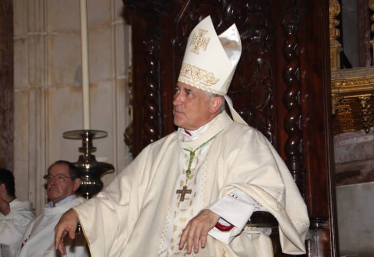 El obispo Rafael Zornoza