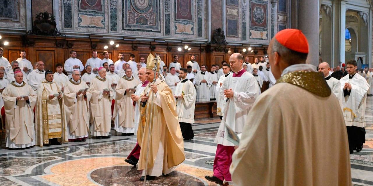 El papa León XIV en la misa con motivo de la Solemnidad de la Dedicación de la Basílica de San