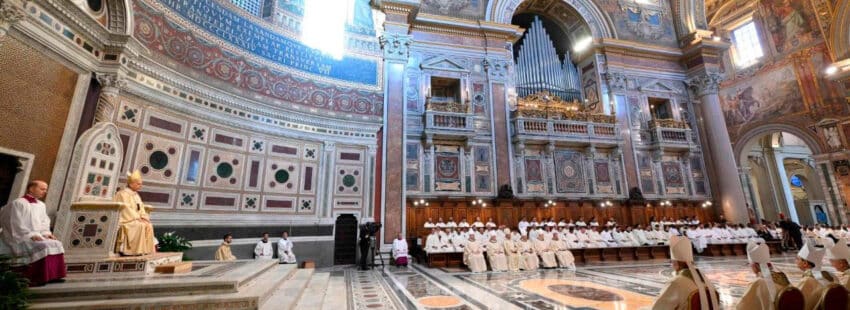 El papa León XIV en la misa con motivo de la Solemnidad de la Dedicación de la Basílica de San