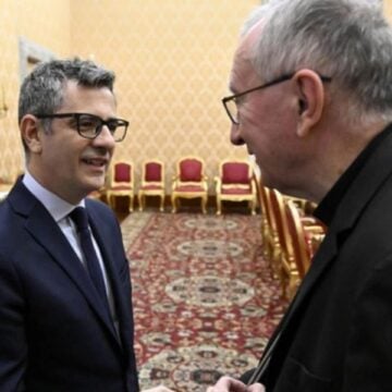 El ministro de la Presidencia, Félix Bolaños, y el cardenal secretario de Estado, Pietro Parolin