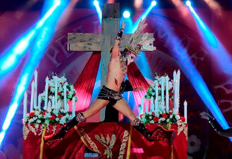 Ganadora del carnaval de Las Palmas de Gran Canaria, cuya denuncia por blasfemia –por disfrazarse de Virgen y de Cristo– fue archivada