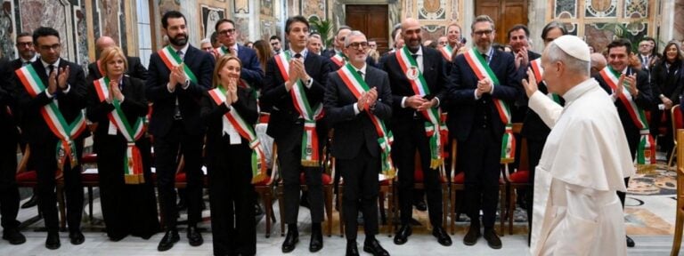 León XIV, en la audiencia con los alcaldes italianos