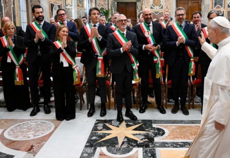 León XIV, en la audiencia con los alcaldes italianos