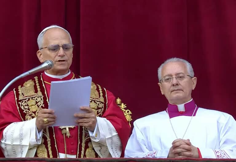 El Papa apela a la responsabilidad de cada uno para seguir el camino de la paz en su primera