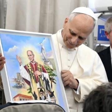 El Papa en el vuelo de vuelta de Líbano