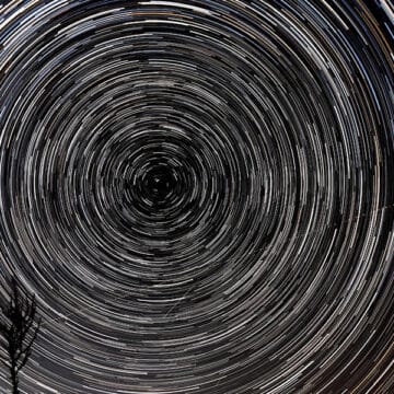 Una lluvia de estrellas (meteoros) en Macedonia