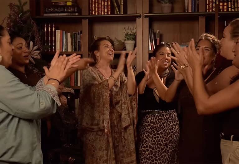 La Niña Pastori cantando entre zambobas, palillos y panderos. “Alegría, ¡que ha nacido