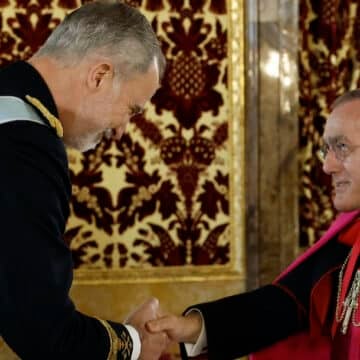 Presentación de cartas credenciales al rey