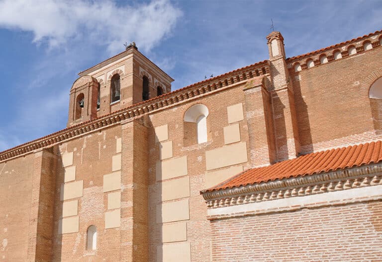 La diócesis de Valladolid salva tras viralizarse dos puertas del siglo XVI de la venta por internet