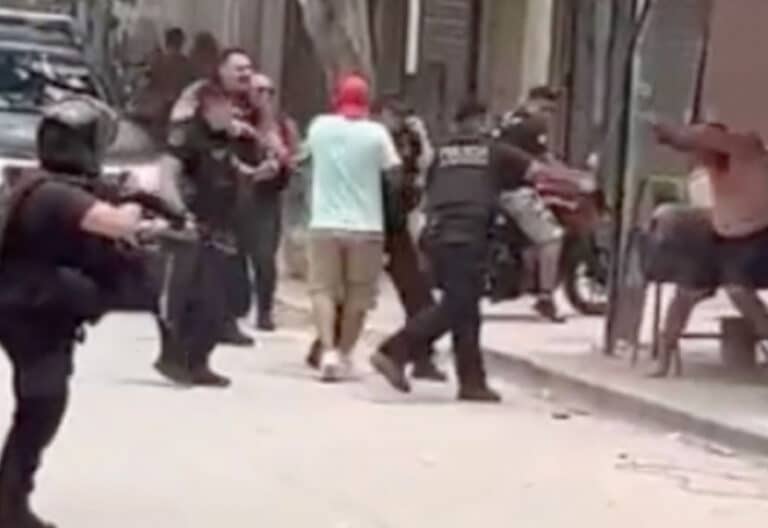 Los curas villeros criticaron el accionar policial en los barrios populares