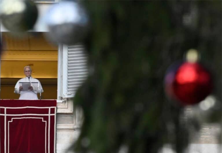 El Papa pide a las familias que sean “luz de esperanza y escuela de amor” para el mundo