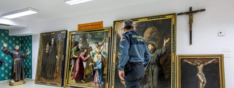 Piezas incautadas por la Guardia Civil del monasterio de Orduña