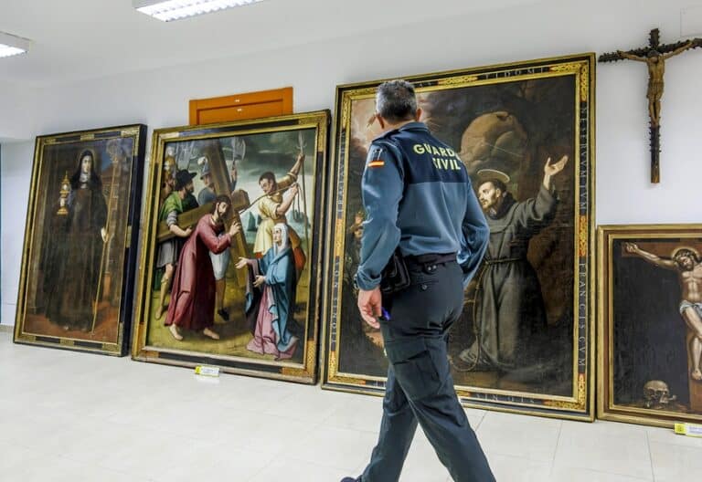 Piezas incautadas por la Guardia Civil del monasterio de Orduña