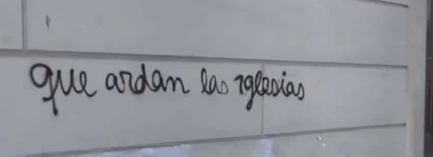 Pintadas en la Catedral de Buenos Aires