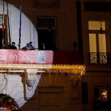 Hakuna abarrota la Puerta del Sol en su concierto de Navidad (con Ayuso y Feijóo como fans)