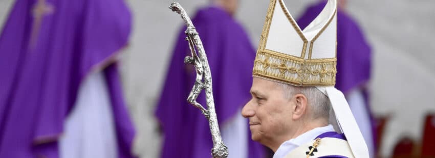 León XIV celebra la misa en el muelle de Beirut