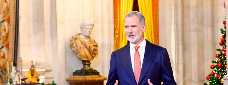 El rey Felipe VI mantiene el belén y su “Feliz Navidad” en el mensaje de Nochebuena