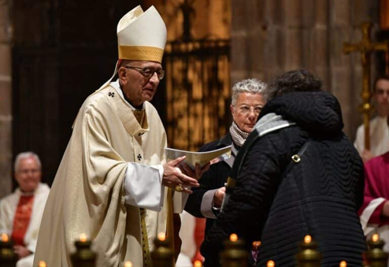 El cardenal Omella, en la catedral de Barcelona