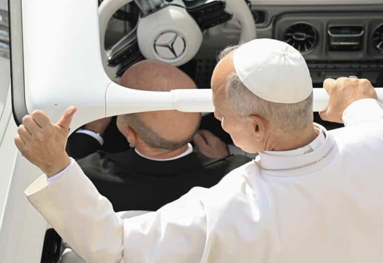 León XIV, durante una audiencia general