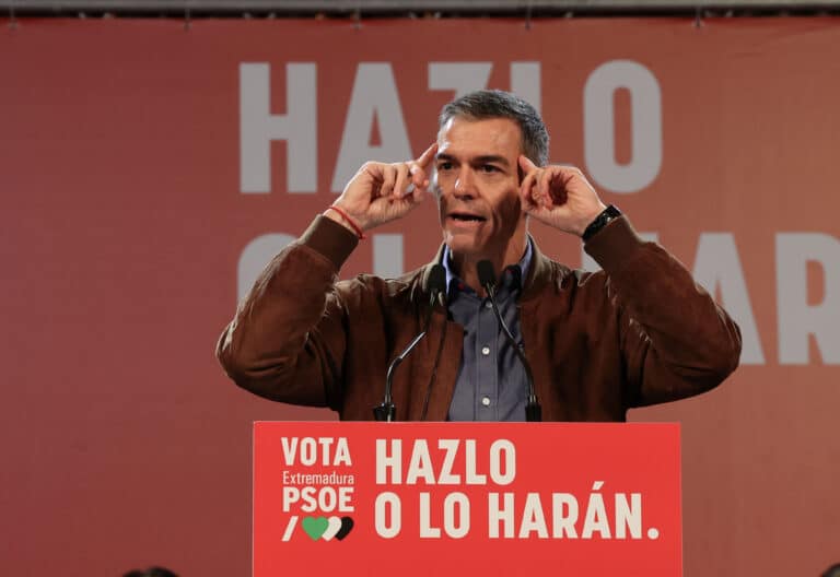 Pedro Sánchez en un mitin en Cáceres
