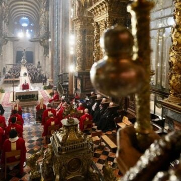 El arzobispo de Santiago, durante la fiesta de la Traslación del Apóstol