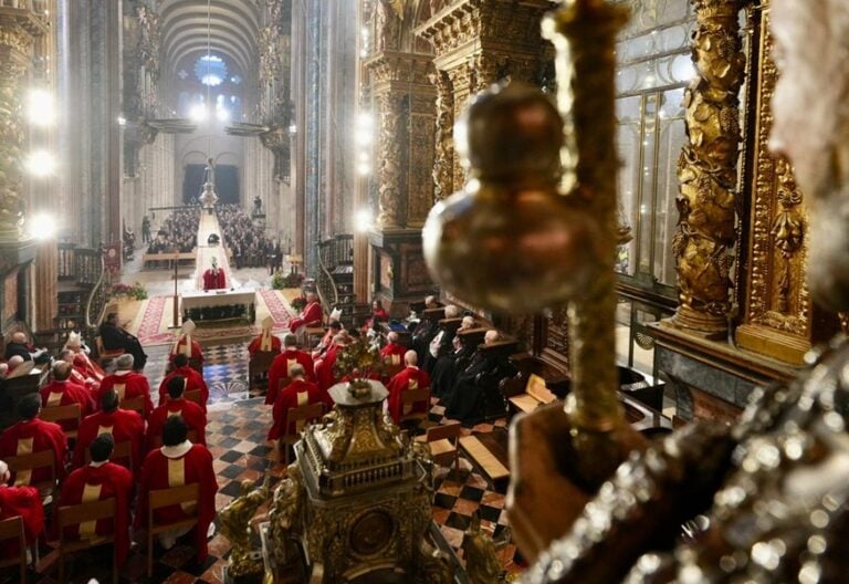 El arzobispo de Santiago, durante la fiesta de la Traslación del Apóstol