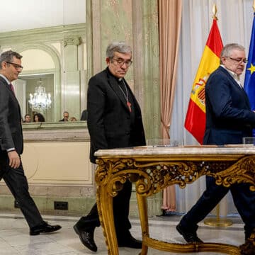 acuerdo firmado entre la Iglesia y el Gobierno, para abrir una nueva vía de indemnización a las