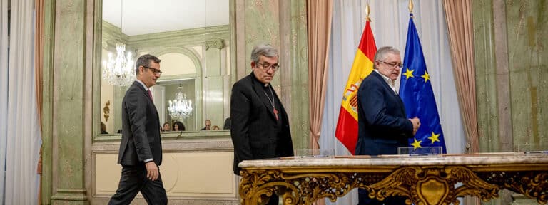 acuerdo firmado entre la Iglesia y el Gobierno, para abrir una nueva vía de indemnización a las