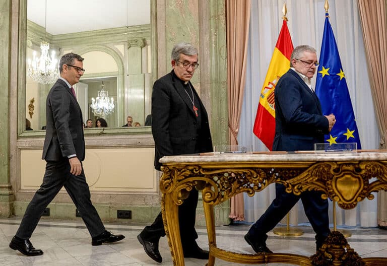acuerdo firmado entre la Iglesia y el Gobierno, para abrir una nueva vía de indemnización a las