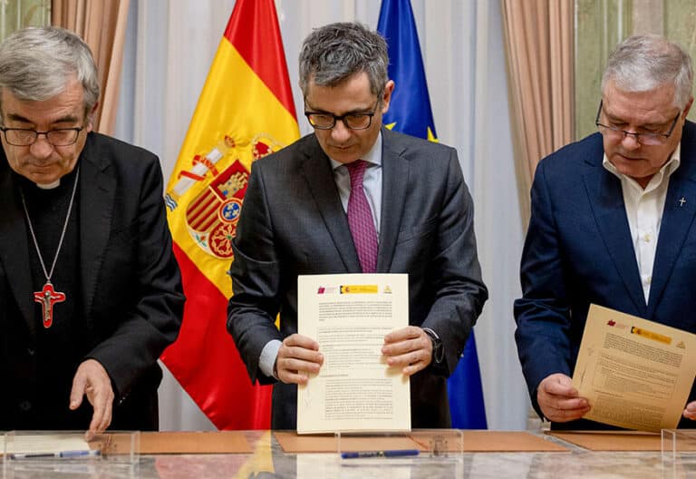 acuerdo firmado entre la Iglesia y el Gobierno, para abrir una nueva vía de indemnización a las