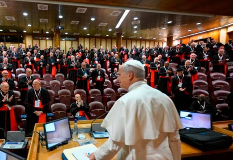 León XIV escribe a los cardenales y da pistas sobre los temas del consistorio