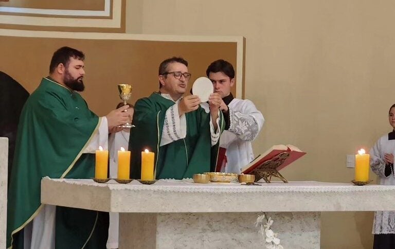 carlos-henrique-sacerdote-brasileno