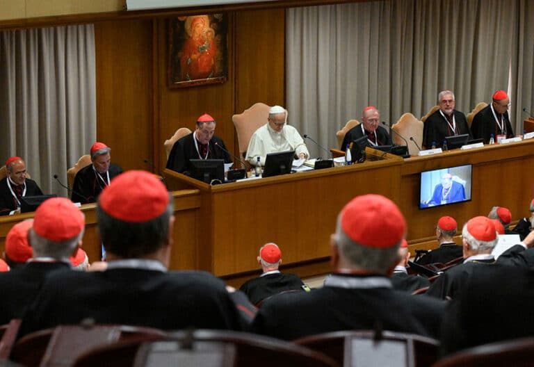 Consistorio: una Iglesia que mira más allá