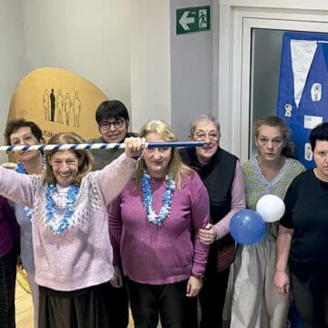 Ofrece un hogar y acompañamiento estable a mujeres con enfermedad mental grave que vivían en