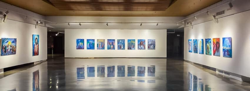 Por la cruz a la luz