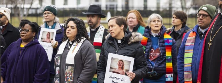 Protesta de líderes religiosos frente a la Casa Blanca