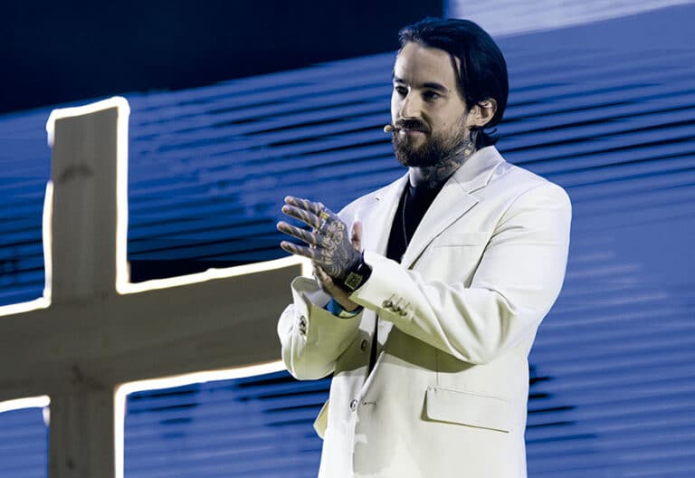 El tirón de los macroeventos religiosos… ¿y políticos?