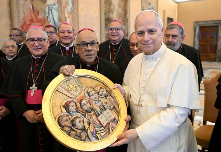 León XIV tras encuentro con obispos peruanos: “Interpretemos con fe la realidad que hoy