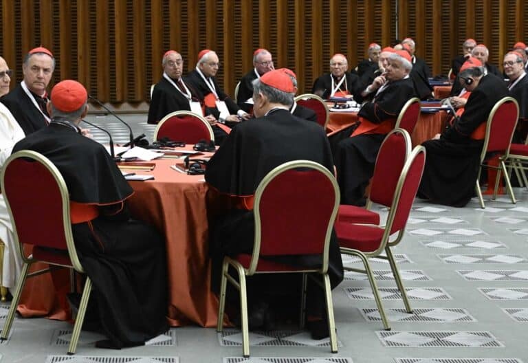 León XIV, durante su primer consistorio