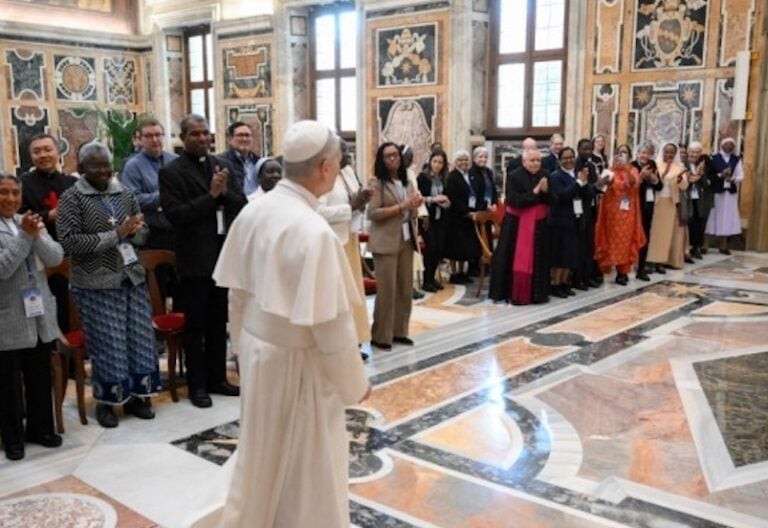 León XIV alerta de que la situación de la infancia “no ha mejorado” y pide pasar “de la